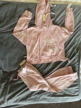 Women's Pink Blank NYC sweatshirt & Joggers